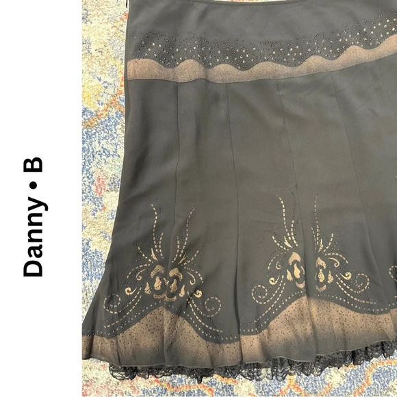 🛍️3/$40 Danny B  Black Fit and Flare Skirt with nude Floral Accent Lined Large - Picture 4 of 6